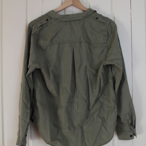 Universal Threads Olive Button-Down - Picture 4 of 4